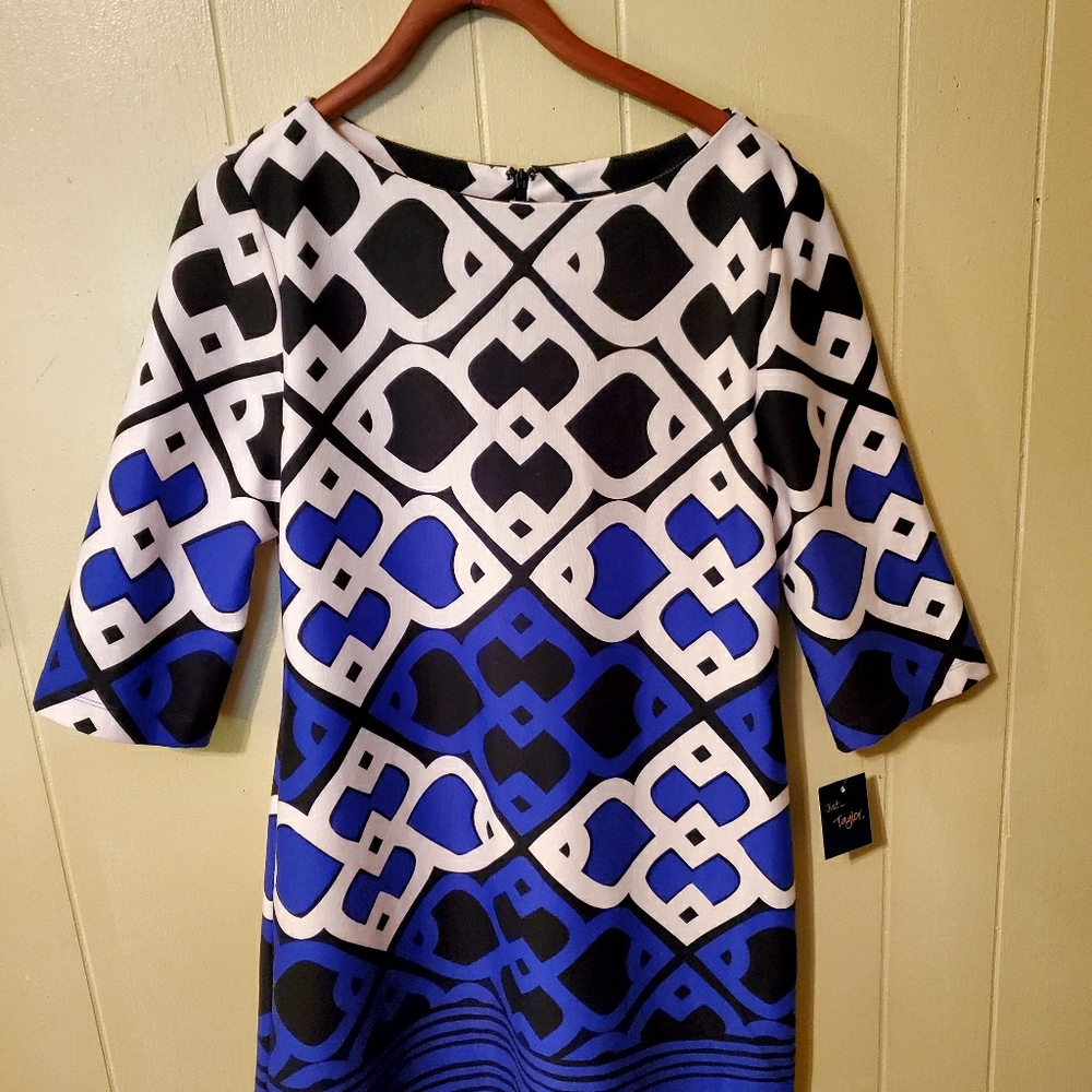 Bold Print 3/4 Sleeve Dress